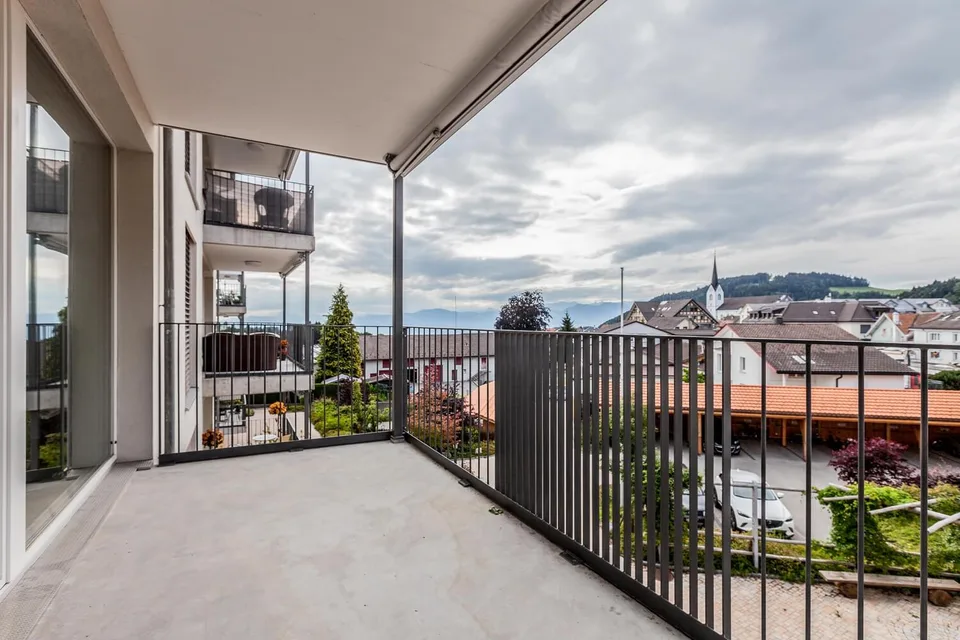 schöne und helle 3.5 Zimmer Wohnung