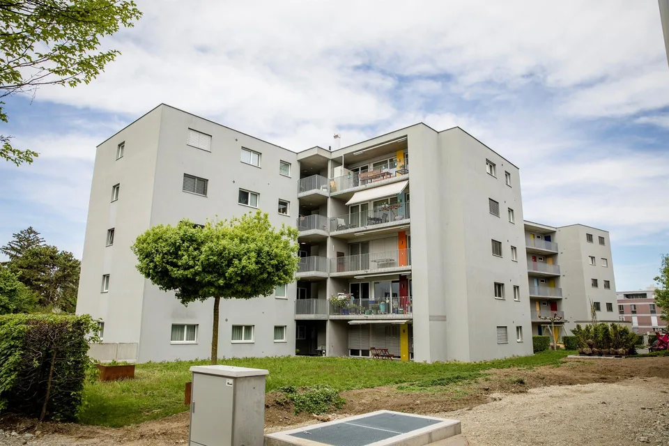 Motorradabstellplatz zu vermieten