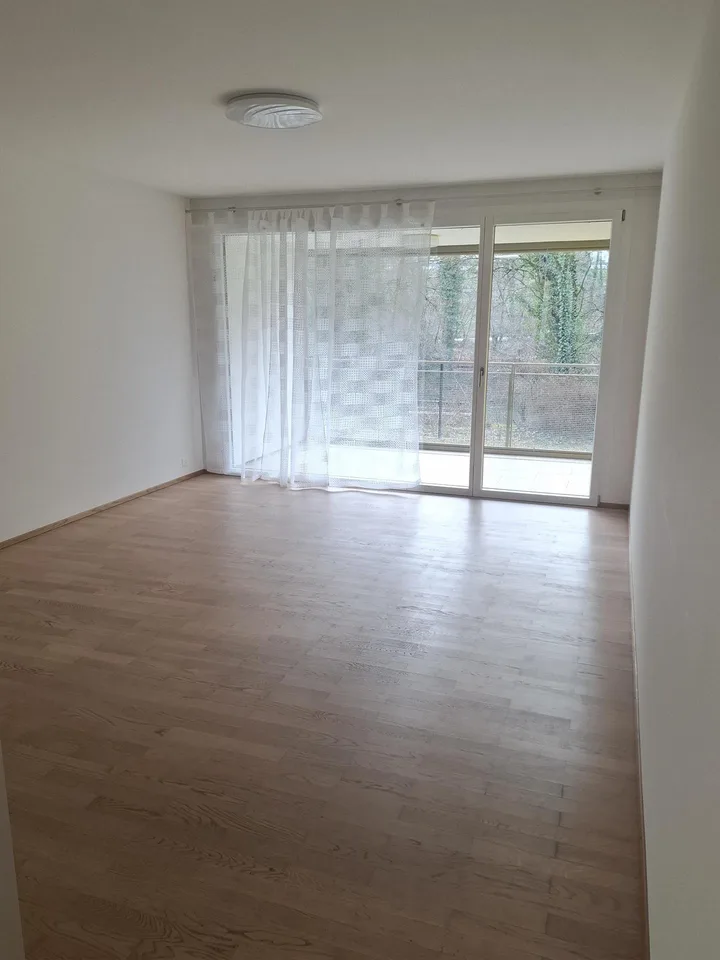 Moderne 3.5-Zimmer-Wohnung mit Balkon in Grellingen – Foto 8 von 11