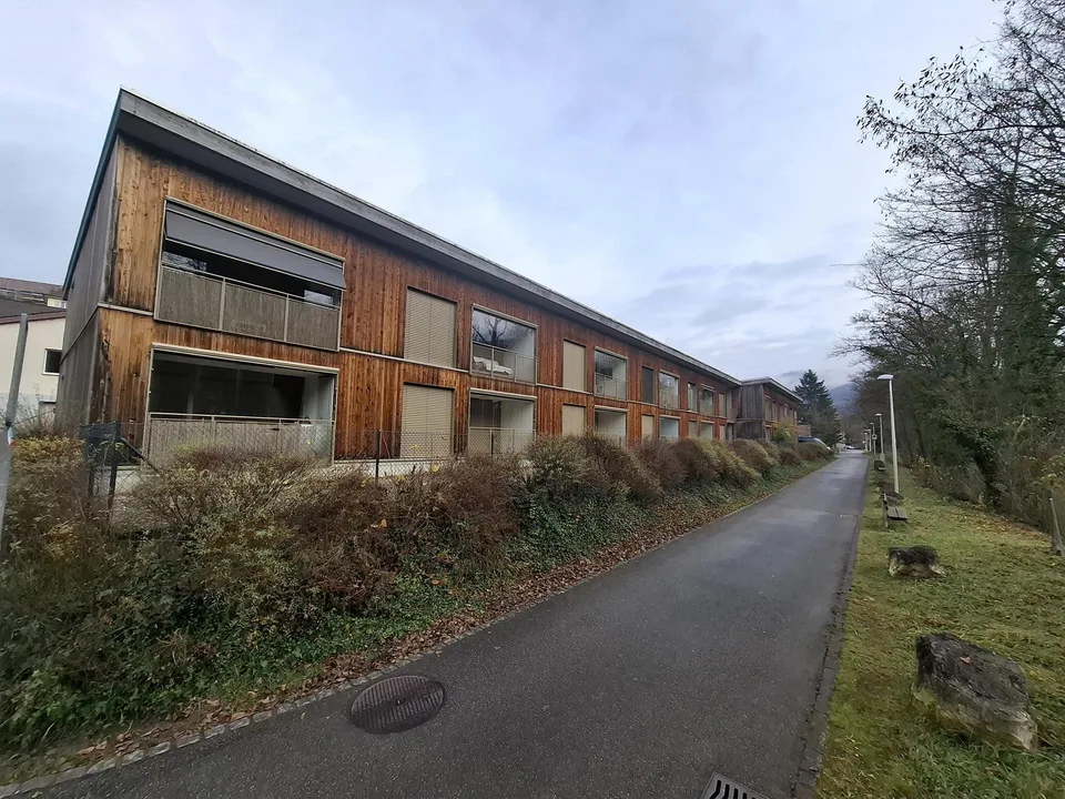 Moderne 3.5-Zimmer-Wohnung mit Balkon in Grellingen