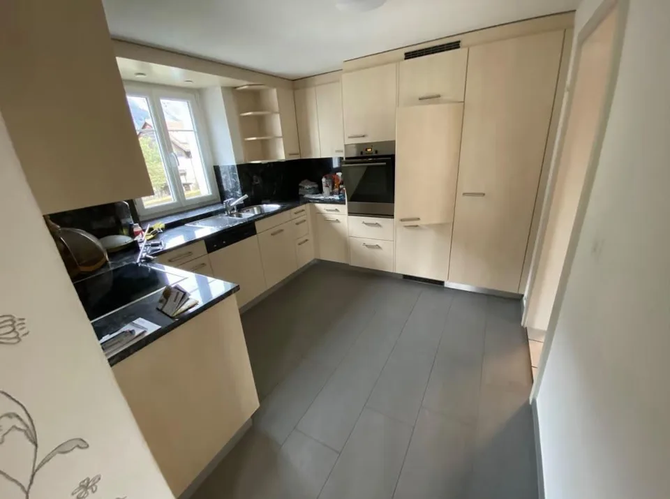 Charaktervolle 4.5-Zi-Wohnung mit Balkon in Domat/Ems