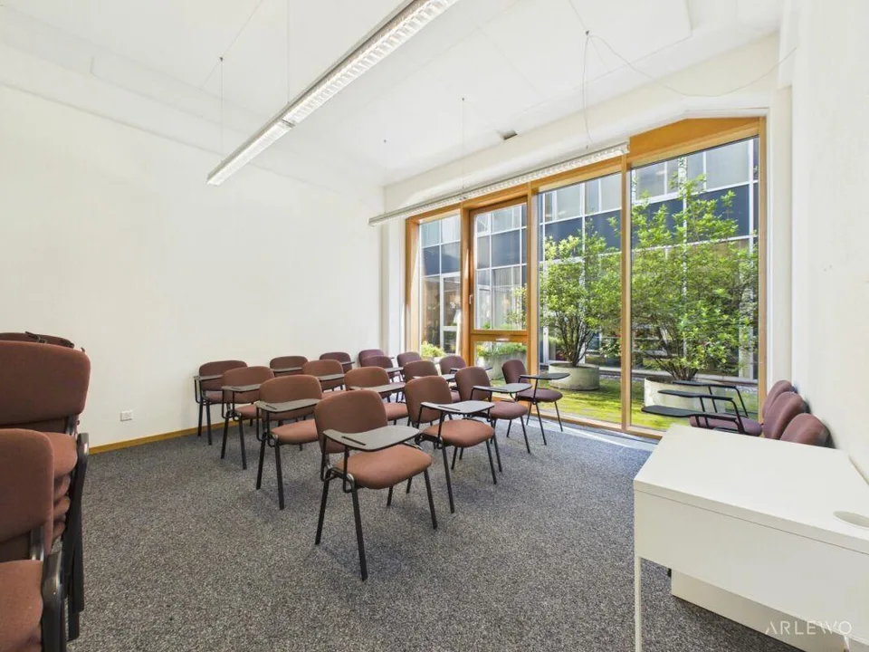 Vielseitiger Arbeitsraum im EG