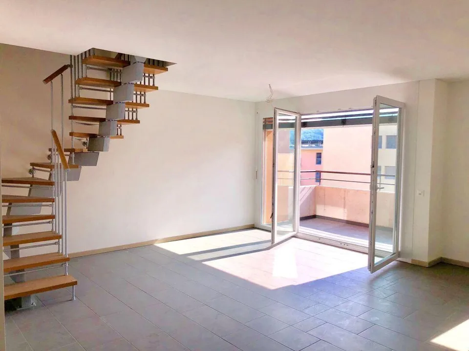 Nuovi duplex con posto auto, 1 mese gratis!