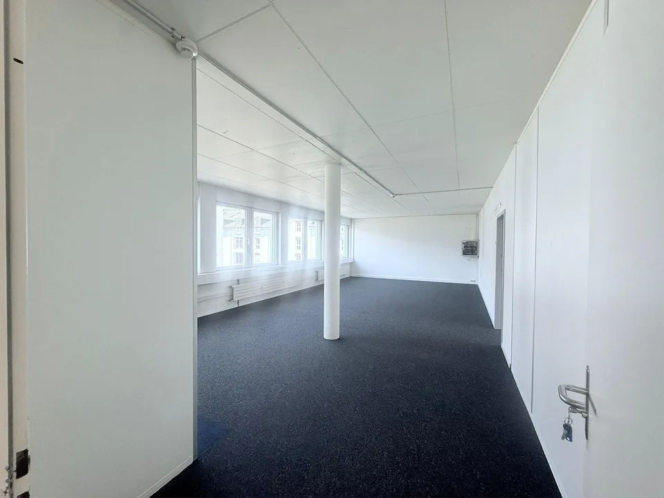Lichtdurchflutete Bürofläche in Schaffhausen – Foto 8 von 13