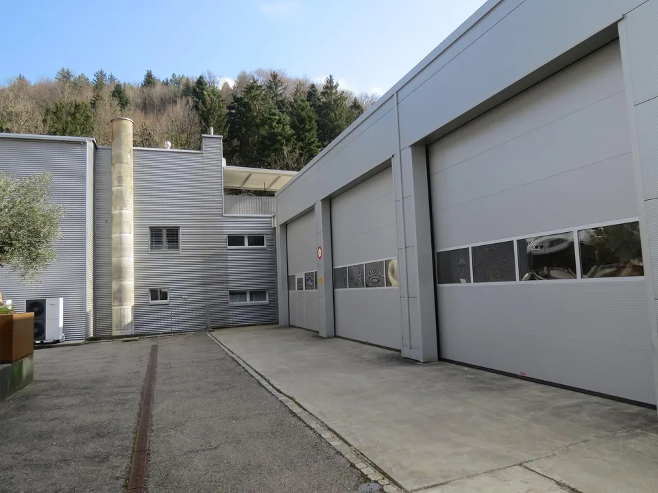 132m2 Gewerbe in Stallikon