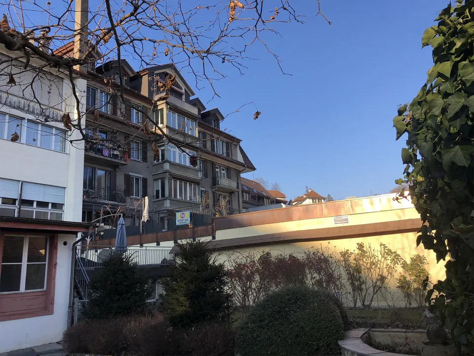 Ladenlokalität mit Garten & Dachterrasse direkt unter der Laube