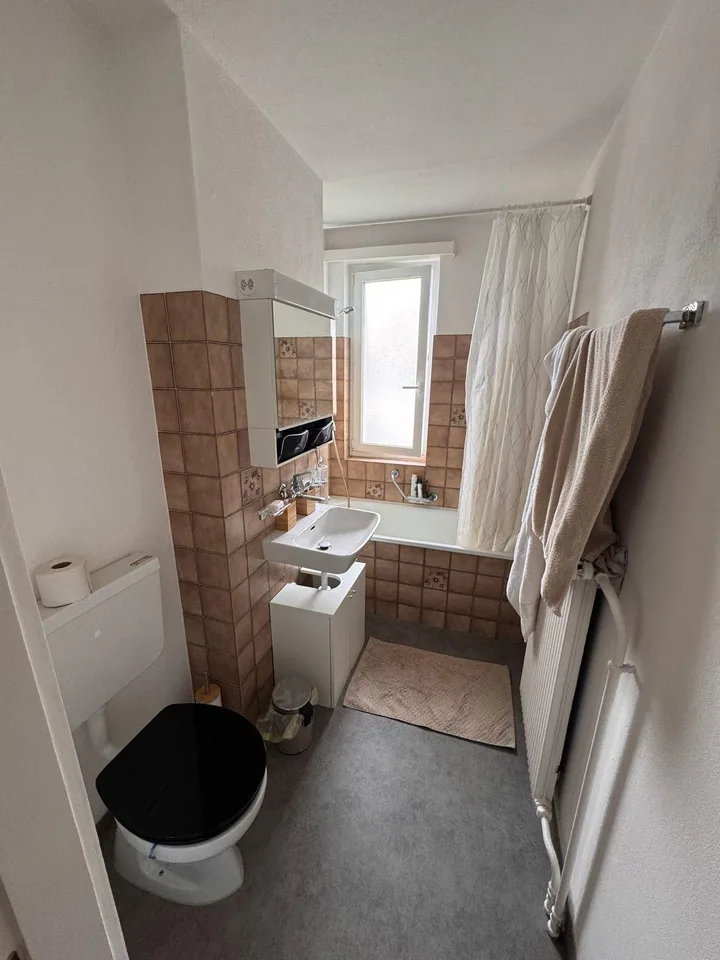Grosszügige 4.5-Zimmer-Wohnung in Uni-Nähe – ideal als WG