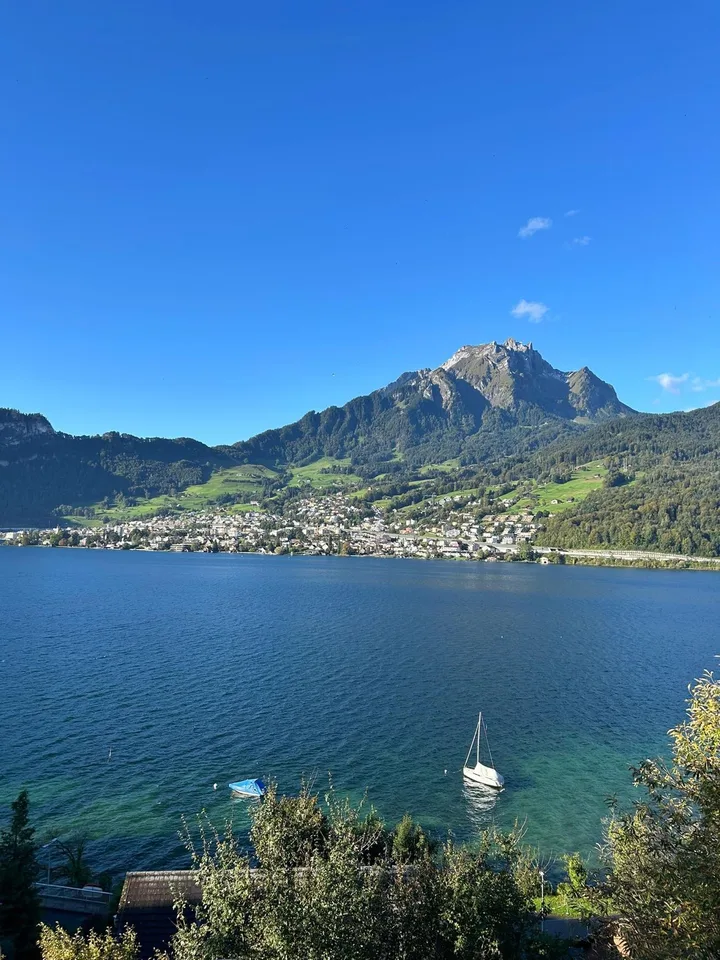 8.5 Zimmer-Villa an exklusiver Lage