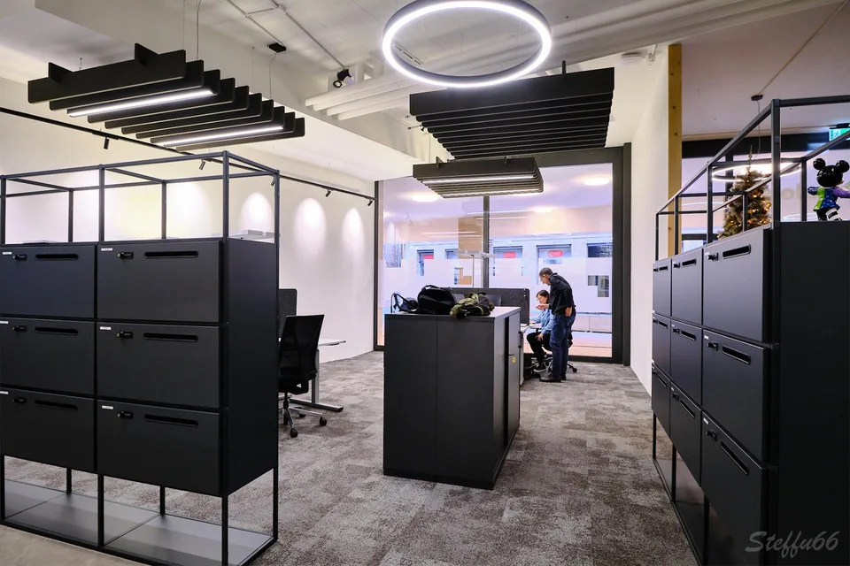 Vielseitig nutzbare Gewerbe- oder Bürofläche mit Schaufenster – foto 8 di 15
