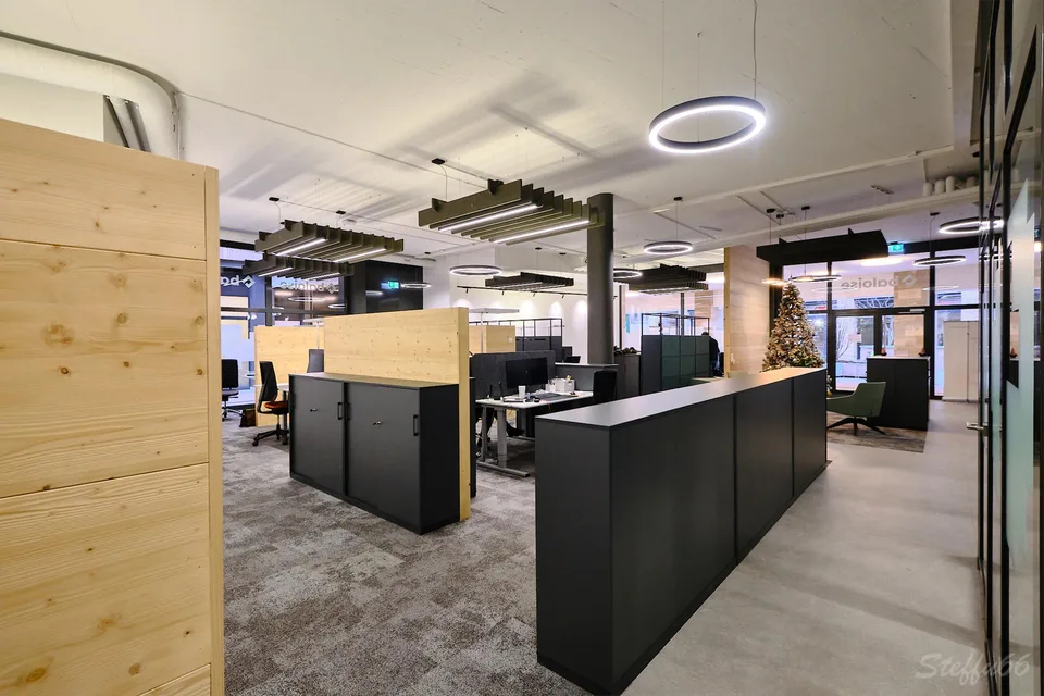 Vielseitig nutzbare Gewerbe- oder Bürofläche mit Schaufenster – foto 6 di 15