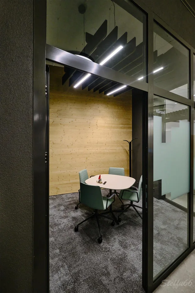 Vielseitig nutzbare Gewerbe- oder Bürofläche mit Schaufenster – foto 11 di 15