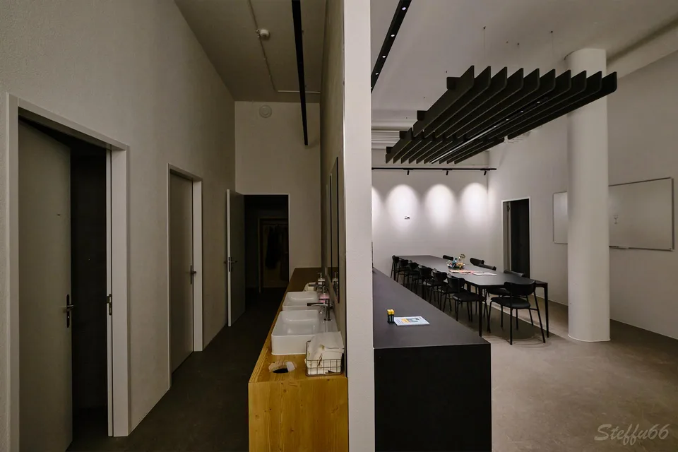 Vielseitig nutzbare Gewerbe- oder Bürofläche mit Schaufenster – foto 13 di 15