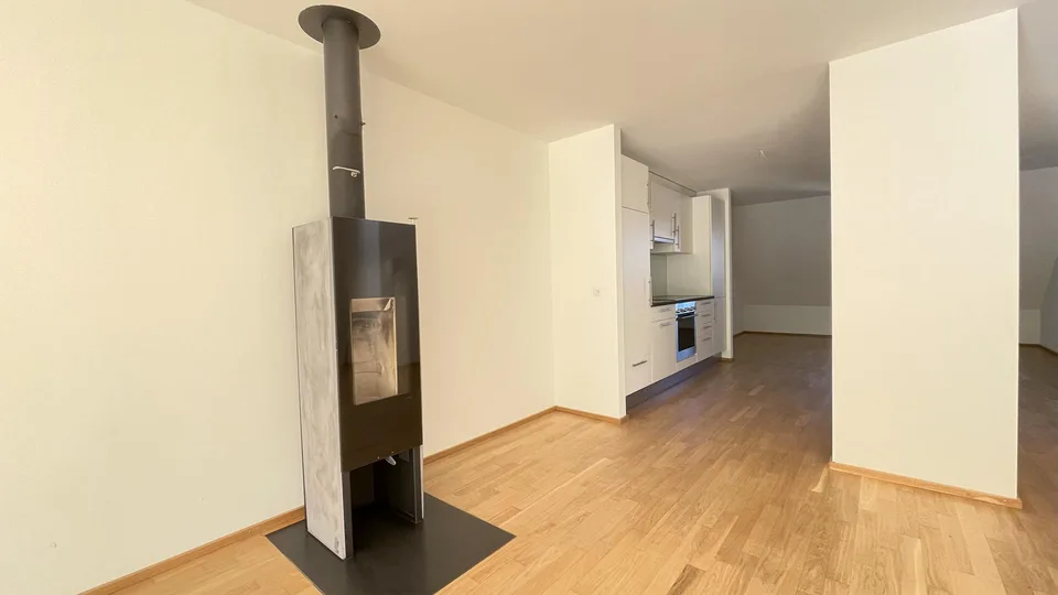 Renovierte 3.5-Zimmer-Wohnung mit grosser Terrasse & Holzofen