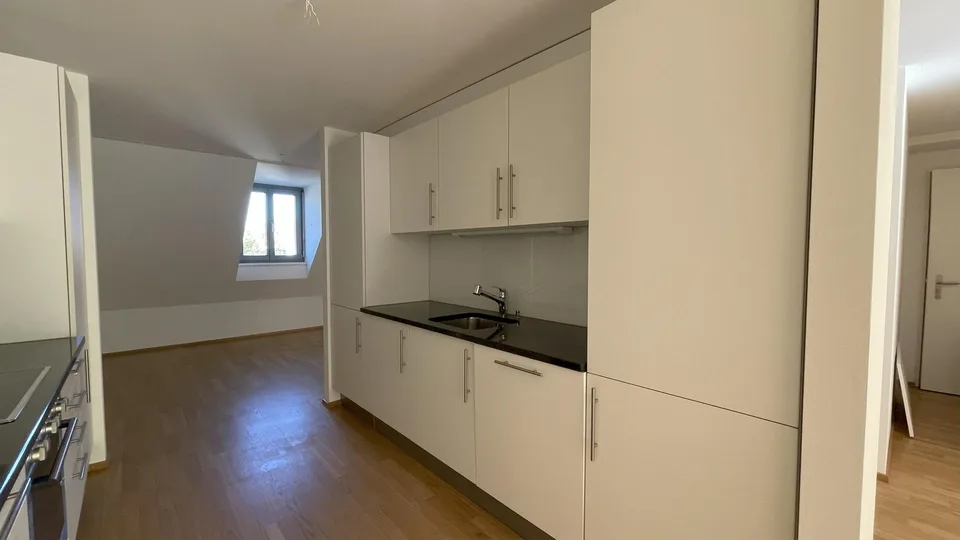 Renovierte 3.5-Zimmer-Wohnung mit grosser Terrasse & Holzofen