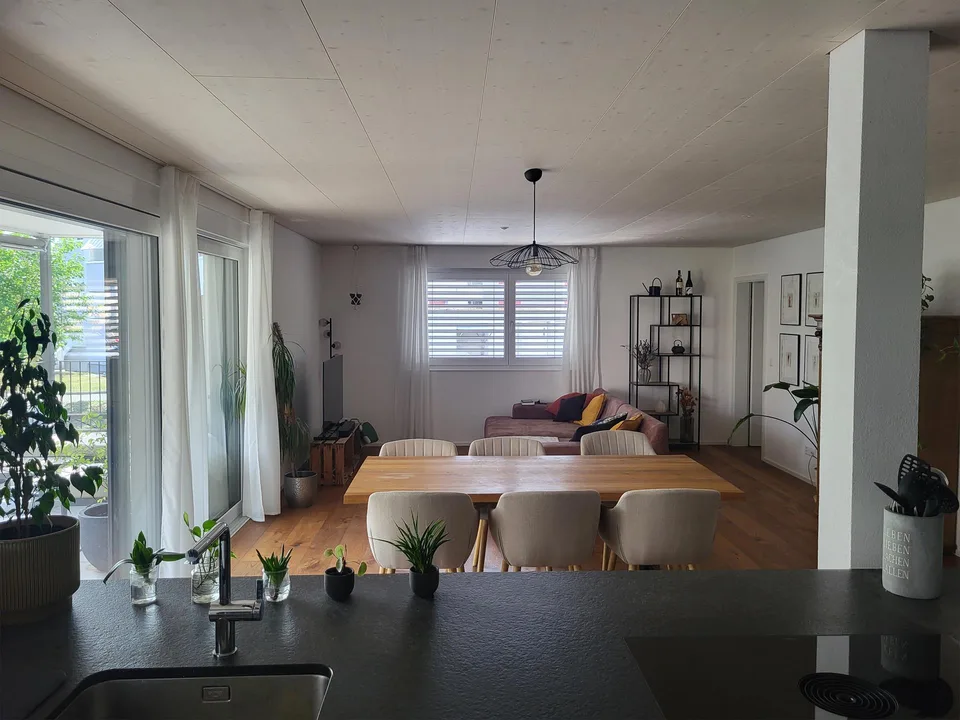 Helle, moderne 3.5-Zimmer-Wohnung mit hoher Energieeffizienz