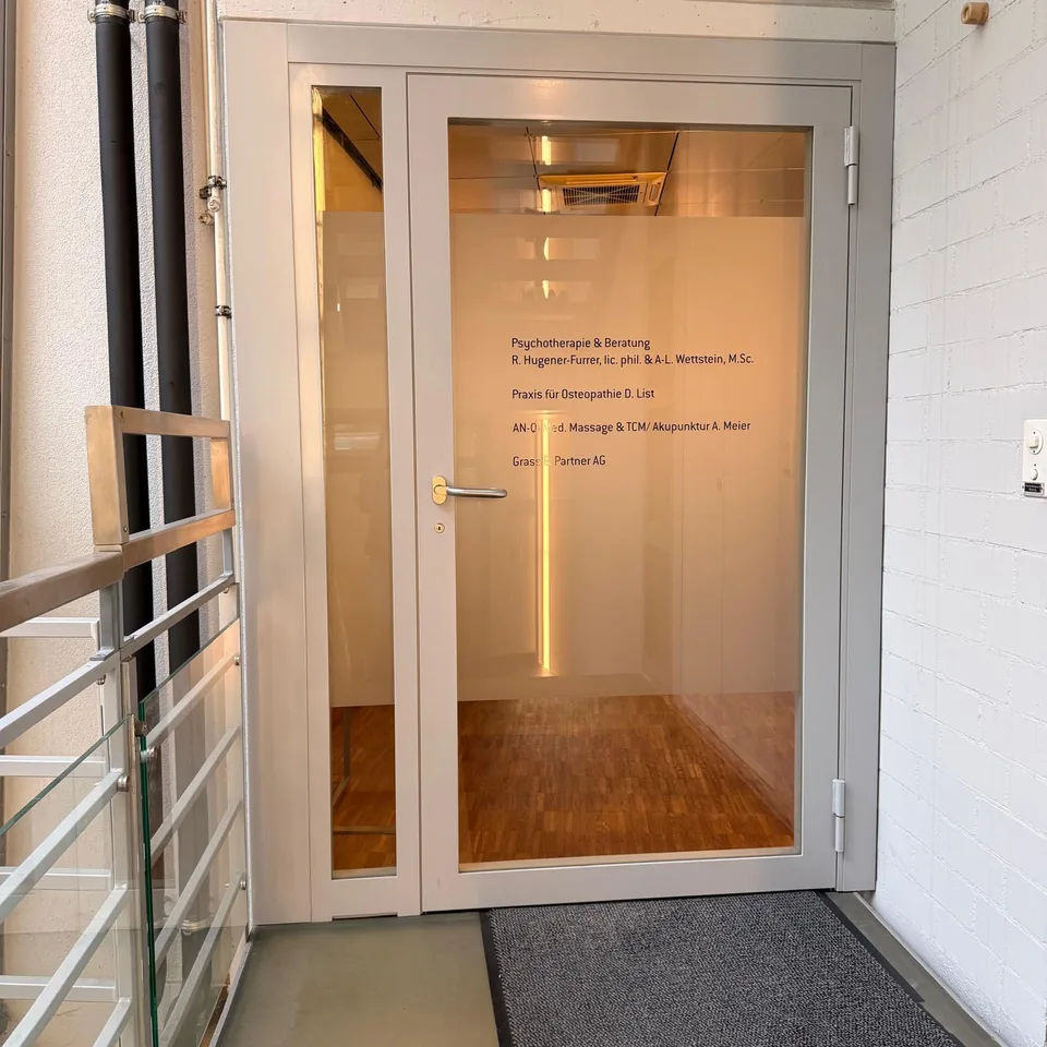 Moderner Praxisraum (20,6m2) zu vermieten in Gemeinschaftspraxis