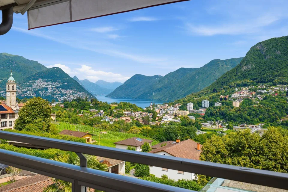 Duplex d'Eccezione vicino alla scuola Tasis con vista lago | Except...