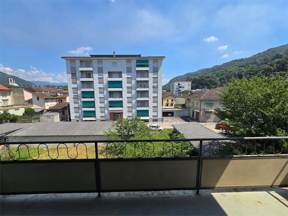 Chiasso - 3.5 Locali (Trilocale) in Zona Tranquilla e Servita – photo 8 sur 10