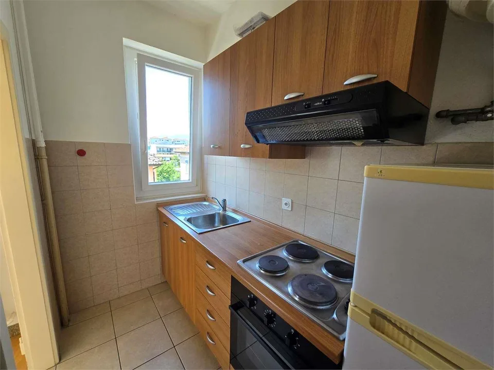 Chiasso - 3.5 Locali (Trilocale) in Zona Tranquilla e Servita – photo 6 sur 10