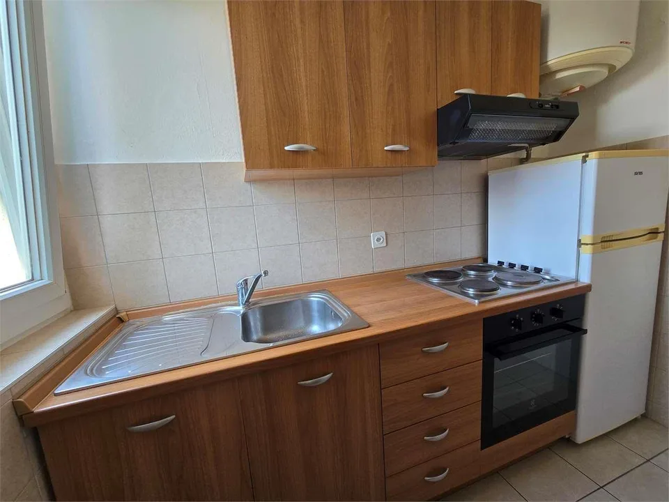 Chiasso - 3.5 Locali (Trilocale) in Zona Tranquilla e Servita – photo 10 sur 10
