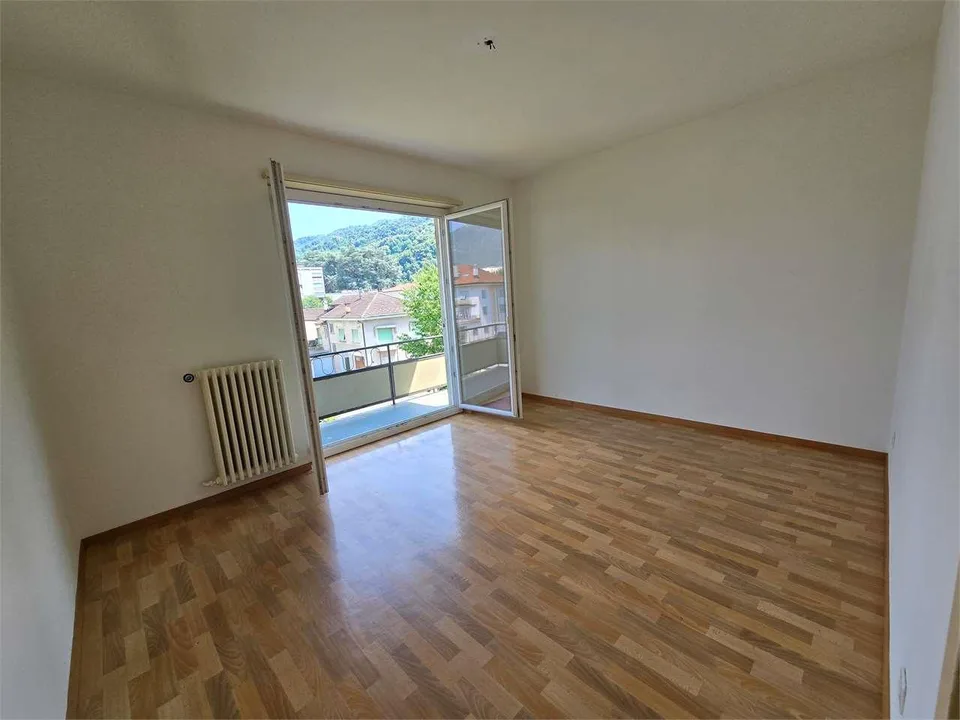 Chiasso - 3.5 Locali (Trilocale) in Zona Tranquilla e Servita