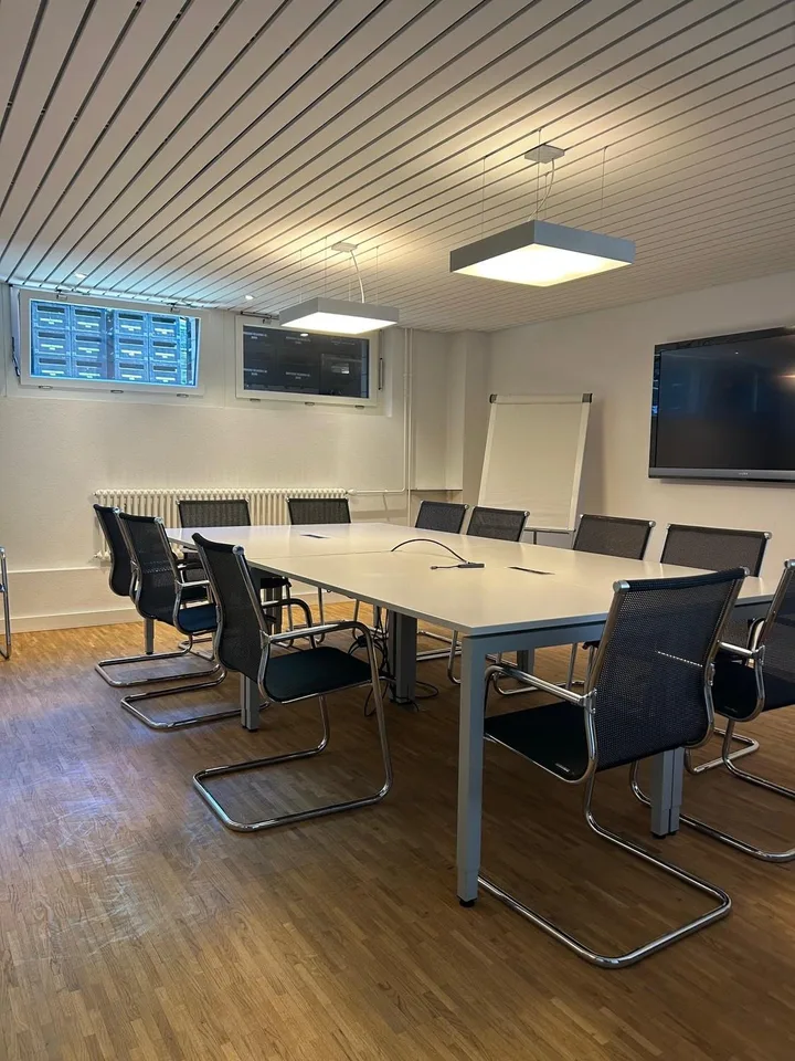 Am Aarestrand kommt man gerne zur Arbeit! – Foto 6 von 13
