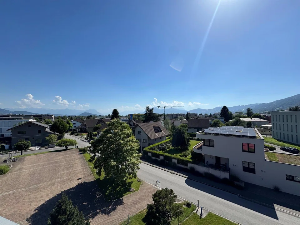 Exklusive Attikawohnung mit grosser Terrasse und traumhafter Bergsicht