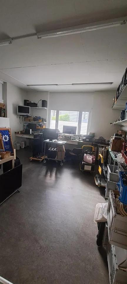 an ausgezeichneter Passantenlage - ausgebautes, modernes Ladenlokal