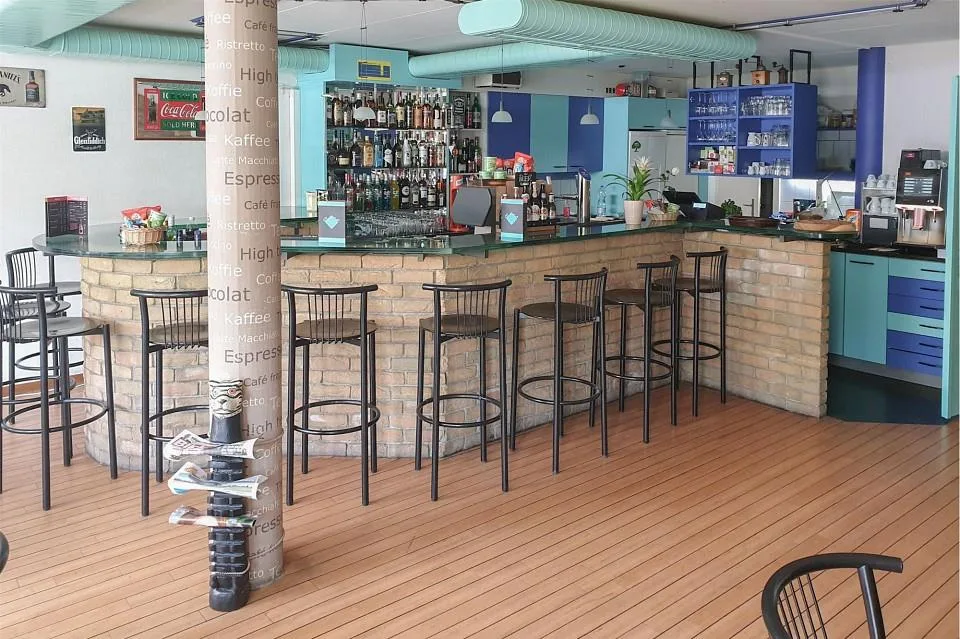 Café, Bar, Bistro mitten im schönen Toffen