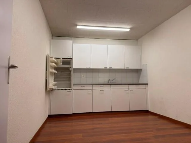 Büro-/Praxis-/Dienstleistungsflächen im Altdorf zu vermieten – Foto 9 von 11