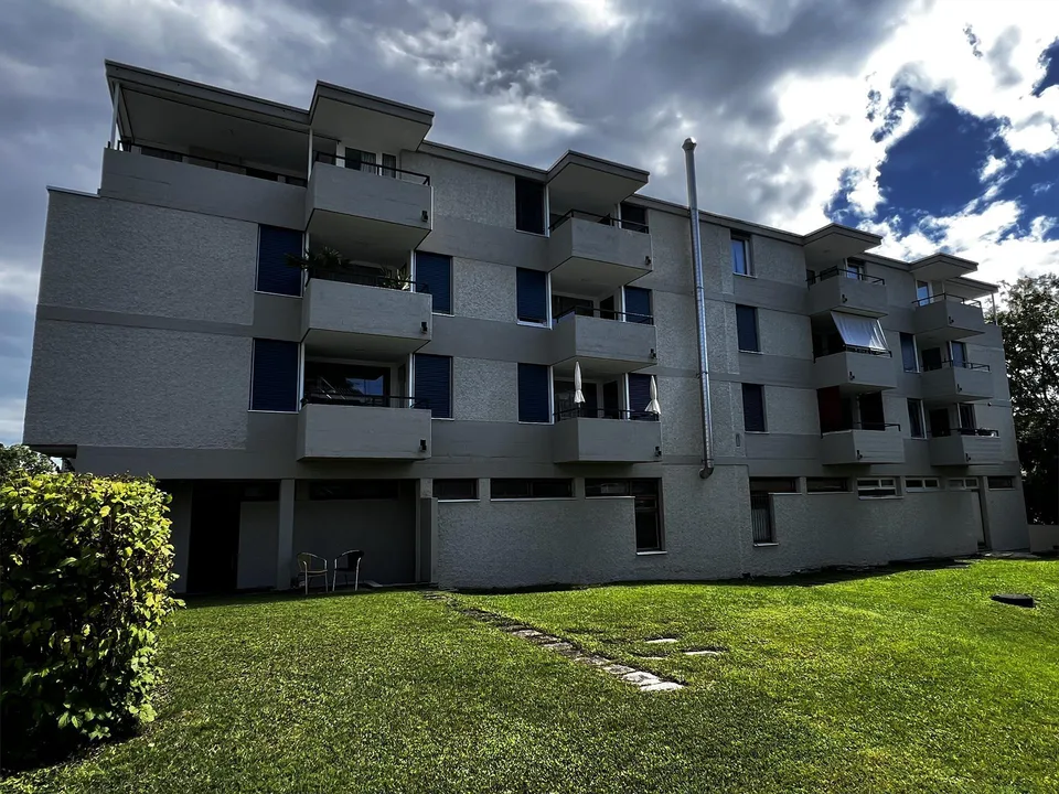Schöne, renovierte 4.5-Zimmer-Wohnung mit Balkon