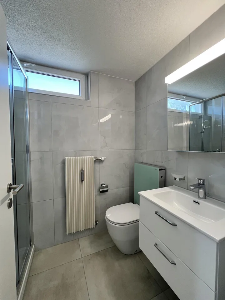 Schöne, renovierte 4.5-Zimmer-Wohnung mit Balkon – Foto 10 von 13