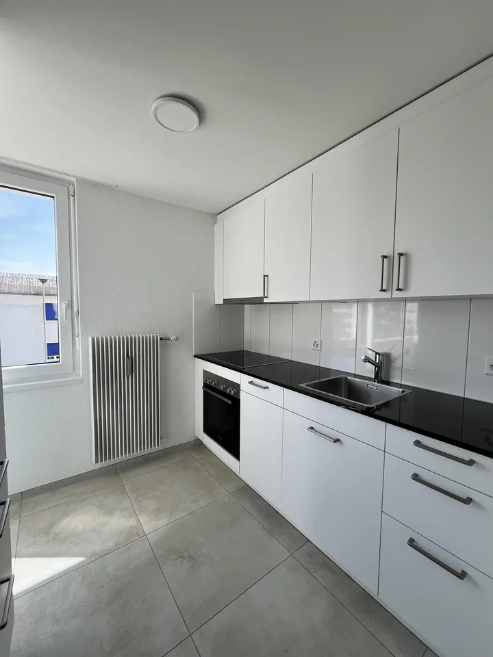 Schöne, renovierte 4.5-Zimmer-Wohnung mit Balkon