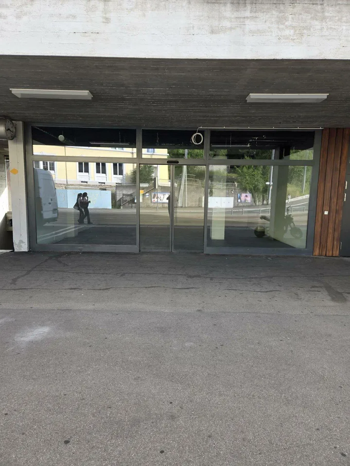 Beauty-Location am Bahnhof Killwangen‑Spreitenbach