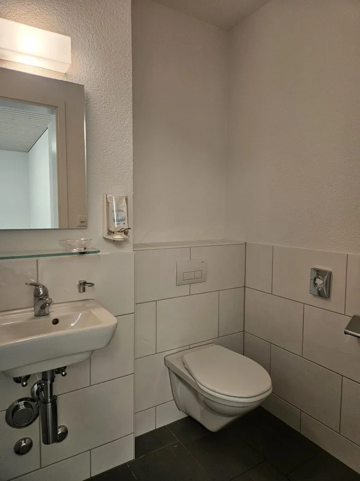 Büro-/Praxisräume Nähe Bahnhof mit flexibler Raumaufteilung