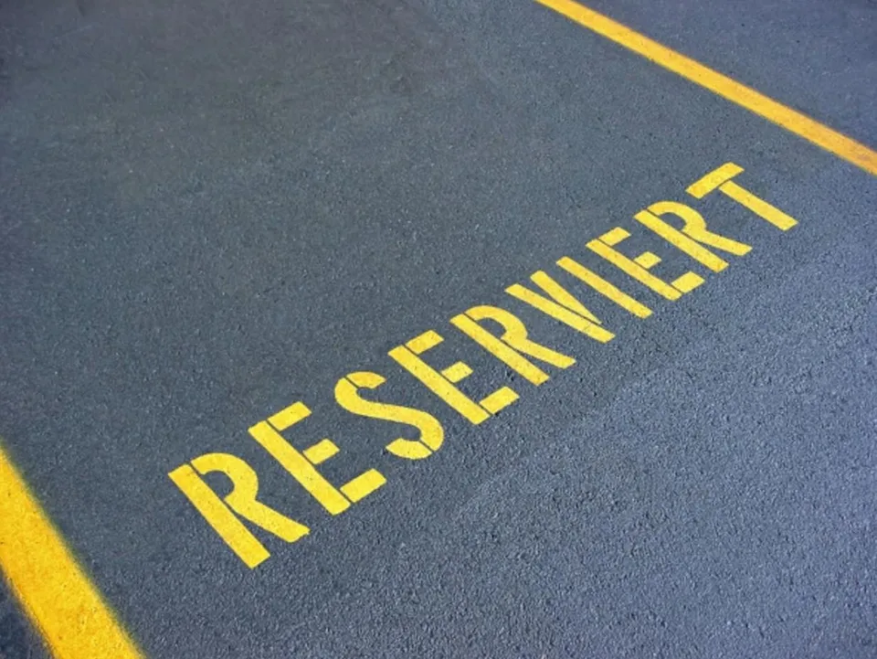 Einstellplatz in Pfäffikon zu vermieten