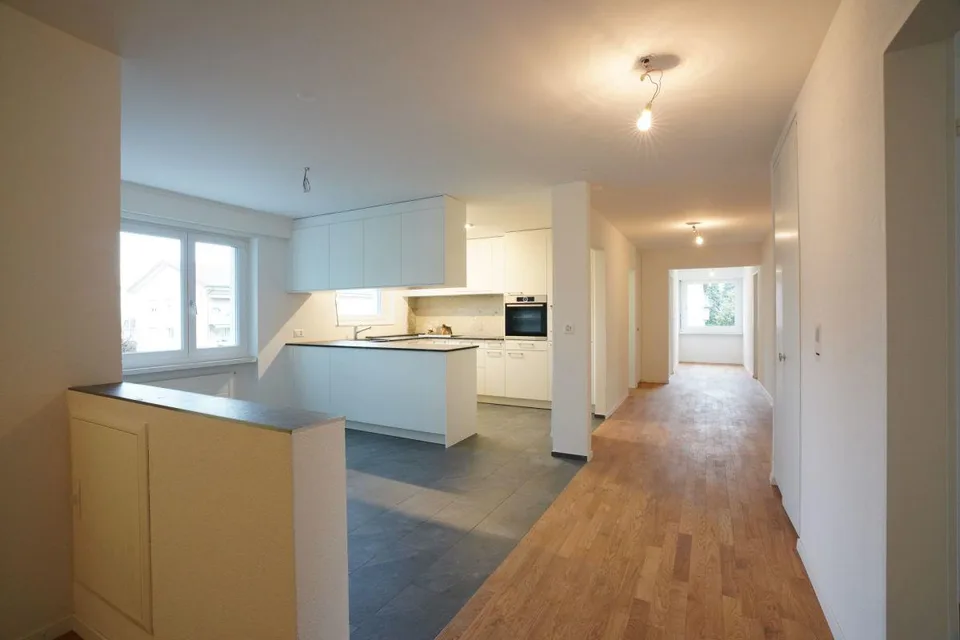 Grosszügige 4.5-Zimmerwohnung mit Wintergarten und zwei Balkonen in...