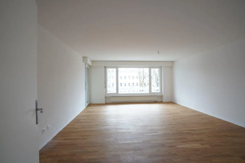 Grosszügige 4.5-Zimmerwohnung mit Wintergarten und zwei Balkonen in...