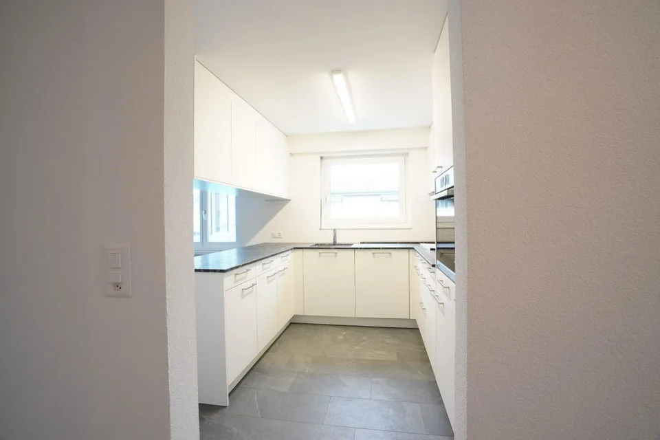 Grosszügige 4.5-Zimmerwohnung mit Wintergarten und zwei Balkonen in...