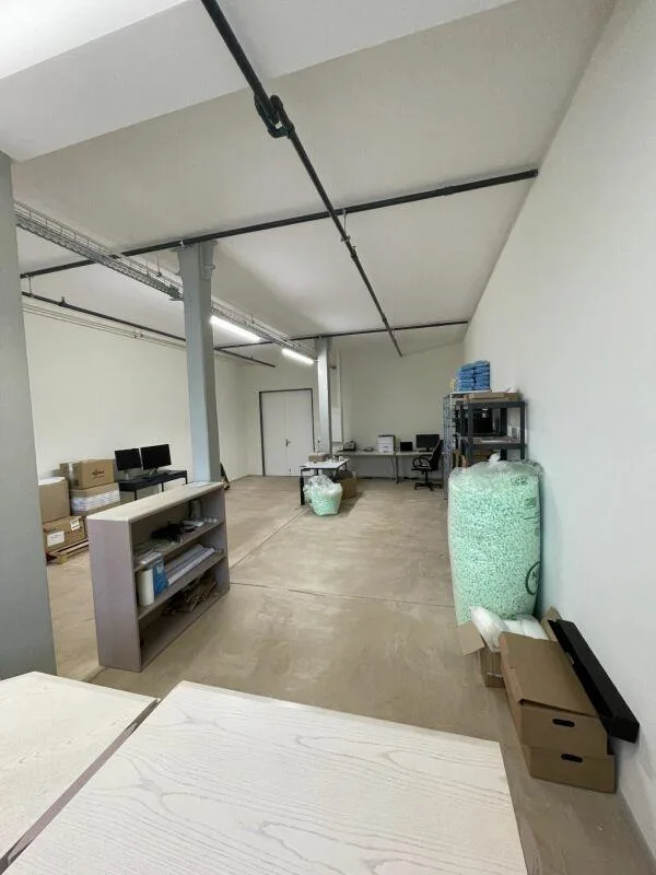 72 m2 Gewerbeflächen in modernem Gewerbehaus mit exklusivem Rohausbau