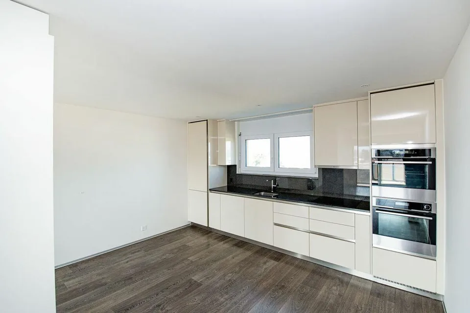 Traumhafte Wohnung mit grossem Balkon!