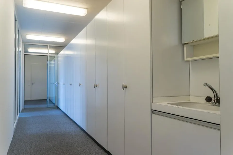 500 bis 3'500 m² Gewerbe- und Büroflächen – photo 9 of 10