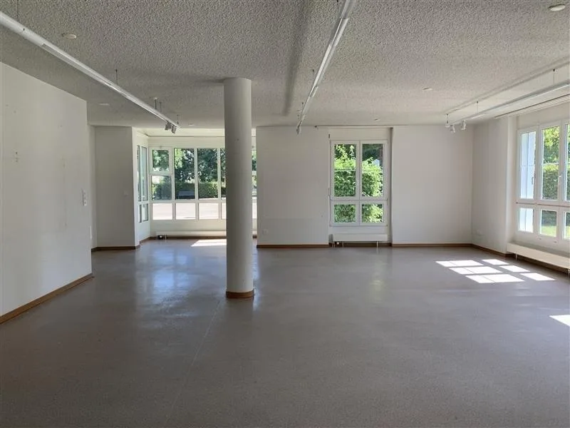 Grosszügige Gewerbefläche mit 61 m2 Hauptraum