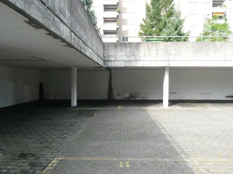 Aussenstellplatz in Zürich Leimbach zu vermieten