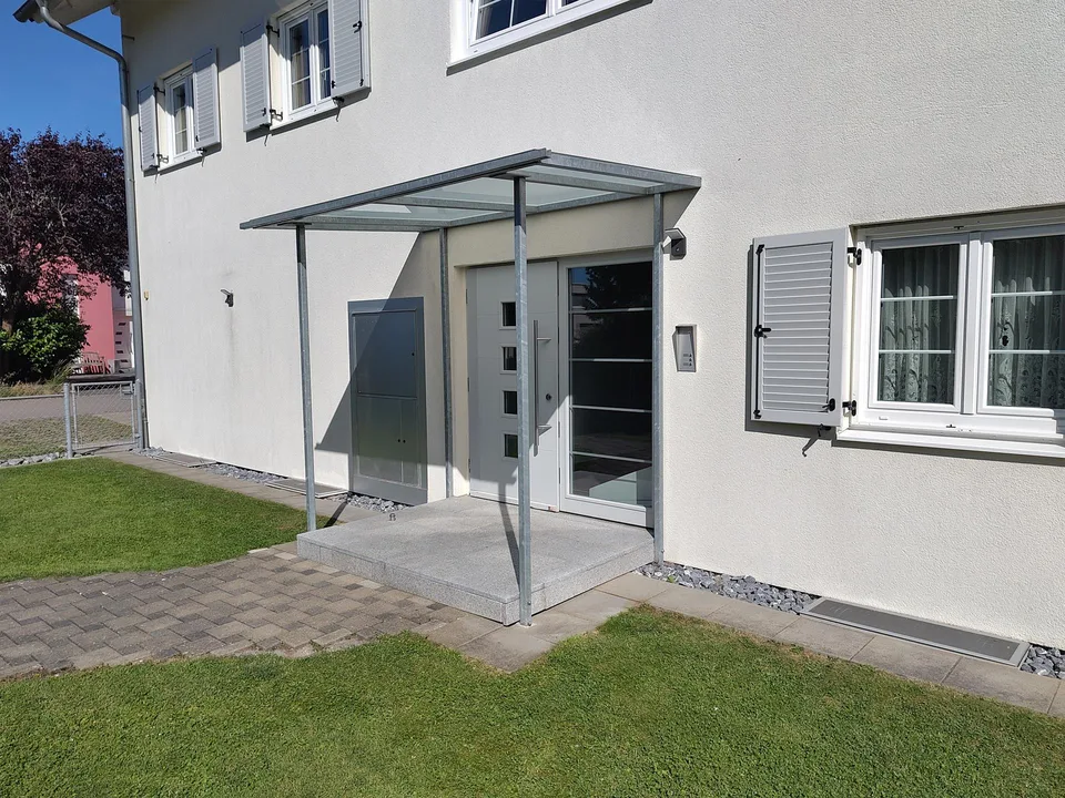 Hoch über dem Bodensee mit Blick auf See und Säntis 5,5 Zimmer Wohnung