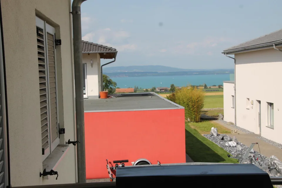 Hoch über dem Bodensee mit Blick auf See und Säntis 5,5 Zimmer Wohnung