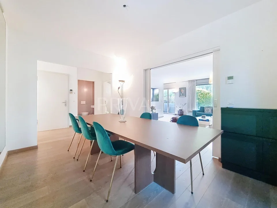 Bel appartement contemporain meublé en rez-de-chaussée avec terrasses