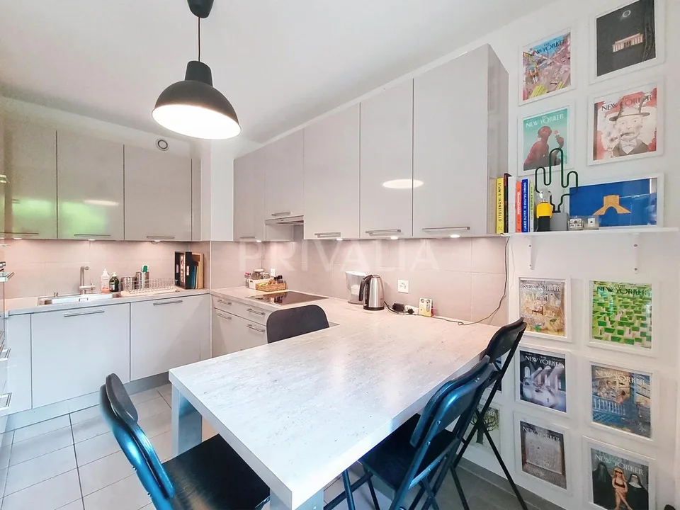 Bel appartement contemporain meublé en rez-de-chaussée avec terrasses
