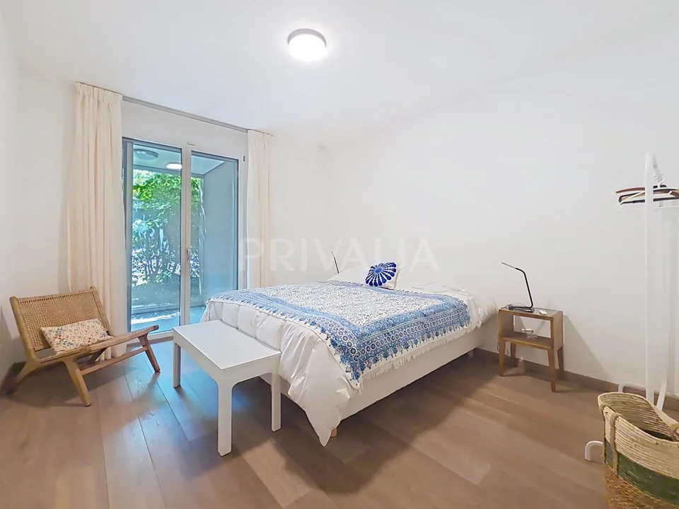 Bel appartement contemporain meublé en rez-de-chaussée avec terrasses