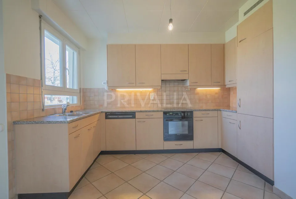 Belle villa individuelle de plain-pied avec jardin au coeur de la C...